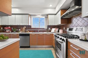 Los Angeles apartment for rent - Full-Size Chefs Kitchen with Stainless-Steel Appliances and Ample Cabinet Storage