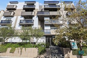 Los Angeles apartment for rent - Sidewalk View of Fox Hills Dr by Wiseman