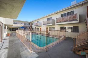 Los Angeles apartment for rent - Interior Courtyard with Pool