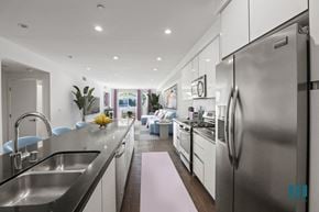Los Angeles apartment for rent - Large-Size Open-Concept Kitchen with Stainless-Steel Appliances and Countertop Bar