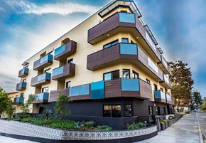 Los Angeles apartment for rent - Corner View of Hawthorn Poinsettia by Wiseman