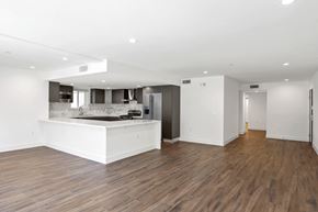 Los Angeles apartment for rent - West LA apartment with Open-Concept Floor Plan and Full-Size Kitchen