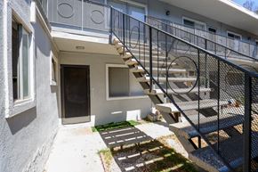 Los Angeles apartment for rent - Upper and Lower Level Apartments at Iowa at Federal by Wiseman