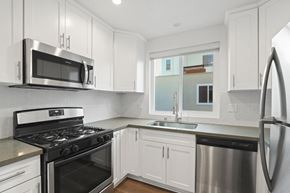 Los Angeles apartment for rent - Full-Size Kitchens with Energy-Efficient Appliances