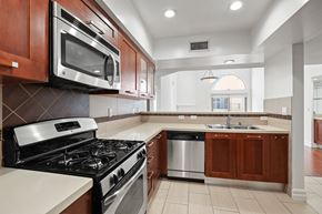 Los Angeles apartment for rent - Full-Size Kitchen with Energy-Efficient Appliances