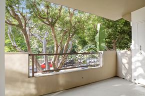 Los Angeles apartment for rent - Large Patio with Beautiful Street View
