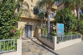 Los Angeles apartment for rent - Entrance of Colby Townhomes by WIseman
