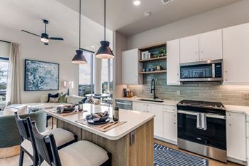 Kitchen island*