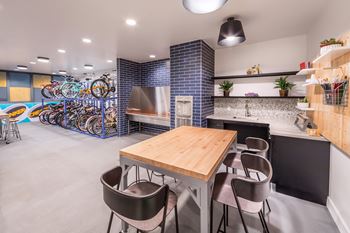 Tinker: bike storage, repair, and hobby space