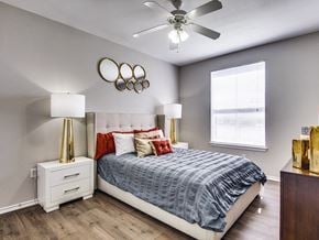 Irving apartment for rent - Bedroom at Kensley Apartment Homes in Irving TX