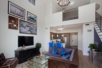 9- To 20-foot vaulted ceilings