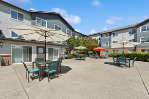 Lakewood apartment for rent - Courtyard at Lakewood Meadows Apartments in Lakewood WA
