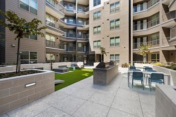 Grilling courtyard