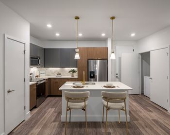 Kitchen island*