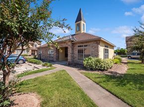 Channelview apartment for rent - Exterioer of leasing center at Sterling Green and Sheldon Ranch in Channelview TX