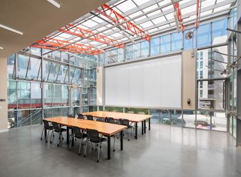 Idea box: coworking lounge