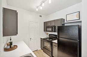 San Antonio apartment for rent - Kitchen appliances at Bonito Parque Apartments in San Antonio TX