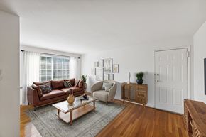 Arlington apartment for rent - Living room at Patrick Henry Apartments Arlington VA