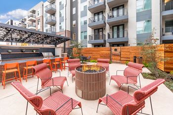 2 Grilling and outdoor dining courtyards