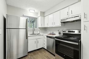 Nashville apartment for rent - Kitchen with stove at City Side Flats Apartments in Nashville TN