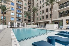 Houston apartment for rent - Pool sun shelf at 1010 Waugh Apartments in Houston TX