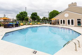 2 Swimming pools with sundecks