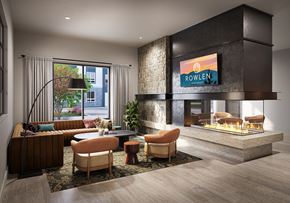 Broomfield apartment for rent - Social lounge TV area at Rowlen Apartments in Broomfield CO