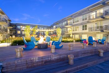 Courtyard with fireplace lounge