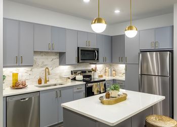 Stainless steel energy star® kitchen appliances