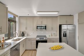 Edgewater apartment for rent - A kitchen with a bowl of lemons on the counter.
