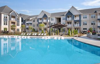 3,000Sf+ pool
