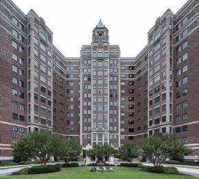 Fort Lauderdale apartment for rent - a large building with a clock tower in front of it
