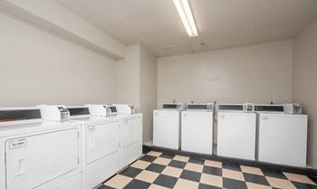24/7 On-site laundry facility