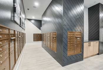 Mail center & parcel luxor concierge room