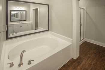 Garden tub