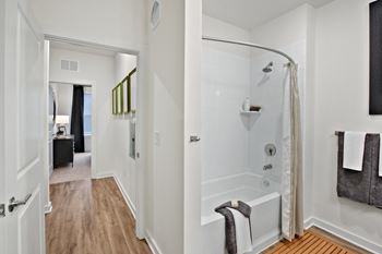Spacious tub showers*