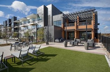 4-Story club room and lounge with rooftop deck