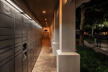 Amazon hub lockers