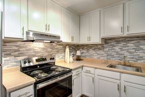 Peachtree Corners apartment for rent - Barrington Hills Kitchen