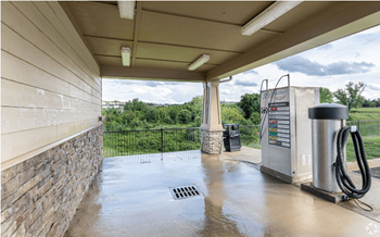 Car wash station