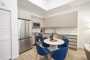 Ft Lauderdale apartment for rent - A kitchen with a table and chairs.