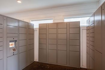 Parcel acceptance room