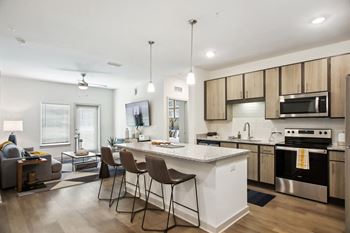 Beautiful kitchens with eat-in breakfast bars