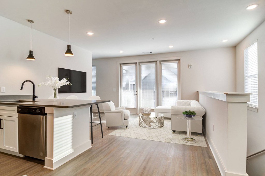 The Collins Luxury Apartments - apartments for rent in Midtowne On The ...