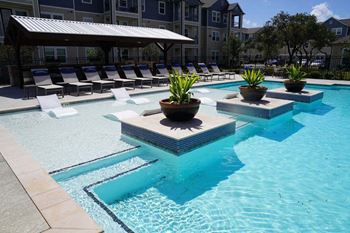 Resort-inspired swimming pool