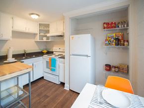 Knoxville apartment for rent - Highland Clinch Kitchen