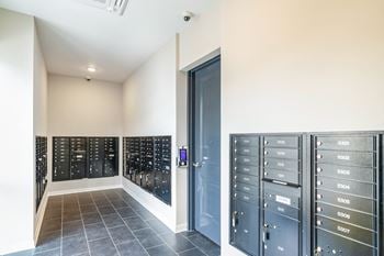 24/7 Temperature controlled mailroom with refrigerated storage