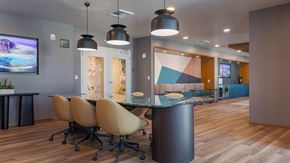 Hollywood apartment for rent - Ardence-business-center-view-2