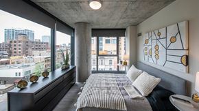 Chicago apartment for rent - Marlowe Apartments Chicago Corner Unit Bedroom View of City Skyline