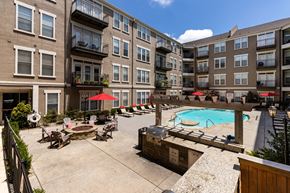 Memphis apartment for rent - Poolside Patio at Fielder Square, Tennessee, 38103